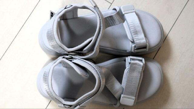 【GU ボリュームソールテープサンダル】カラーはオフホワイト、グレー、ブラックの3展開です