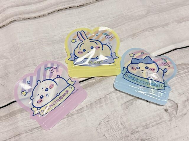 【ちいかわ DAISO限定デザイン】「ダイカットフィルムチャック袋」個包装のキャンディや薬など、細かなものの整理にちょうどいいサイズ感