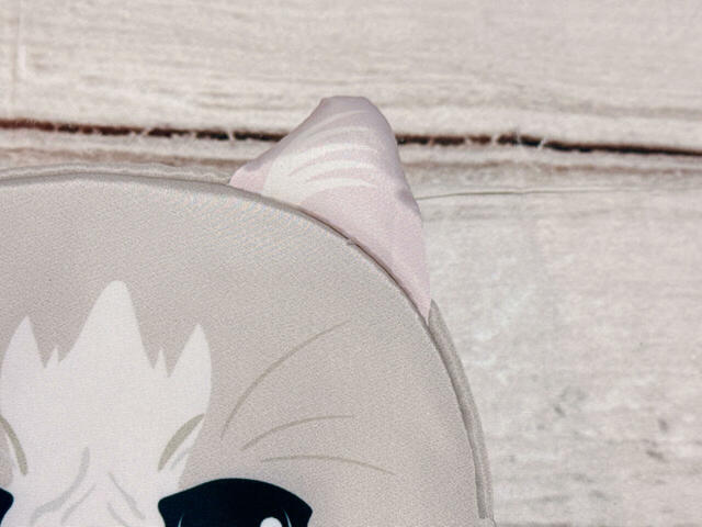 立体的なお耳はフニッとした触り心地で、思わず触りたくなるかわいさ!