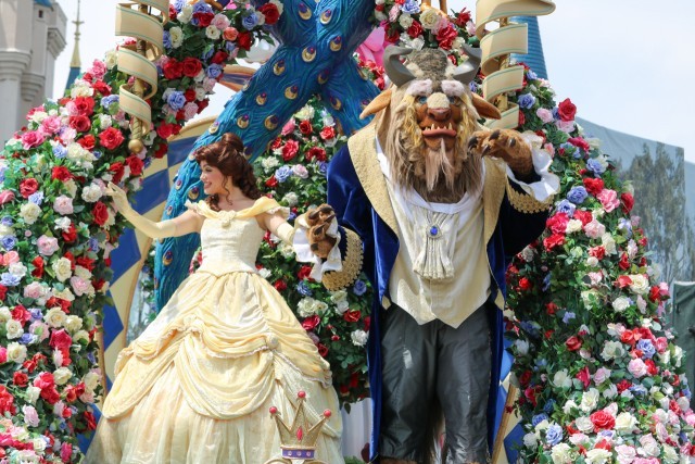 アナ エルサからメリダまで プリンセス勢ぞろい マジック キングダム 昼パレード全ユニット紹介 写真24枚 1 5 ディズニー特集 ウレぴあ総研 アナ エルサからメリダまで プリンセス勢ぞろい マジック キングダム 昼パレード全ユニット紹介 写真24枚 1 5 ディズニー特集 ウレぴあ総研