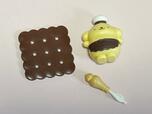 【チョコサプ サンリオキャラクターズ】フィギュアと台座はビニール袋に入っており、自分で組み立てる仕様