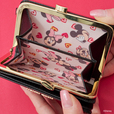 折財布 ￥22,000｜サマンサタバサ「ミッキーマウス」＆「ミニーマウス」コレクション