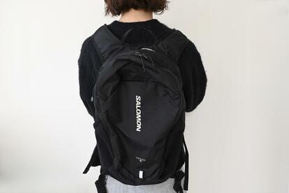 コンパクトなのにノートPCも入る、サロモンの「TRAILBLAZER 10」。通勤