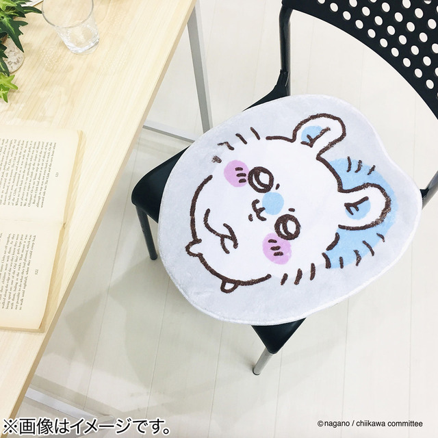 「ちいかわ インテリアマット （モモンガ）」2,420円（税込）