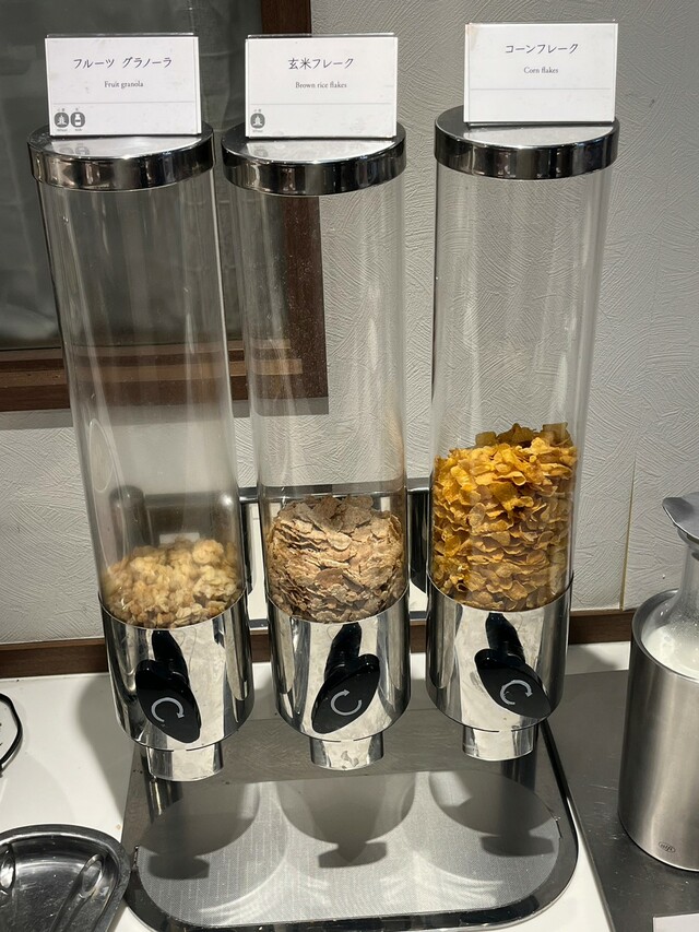 【ロイヤルホスト】シリアルやコーンフレークもあります！