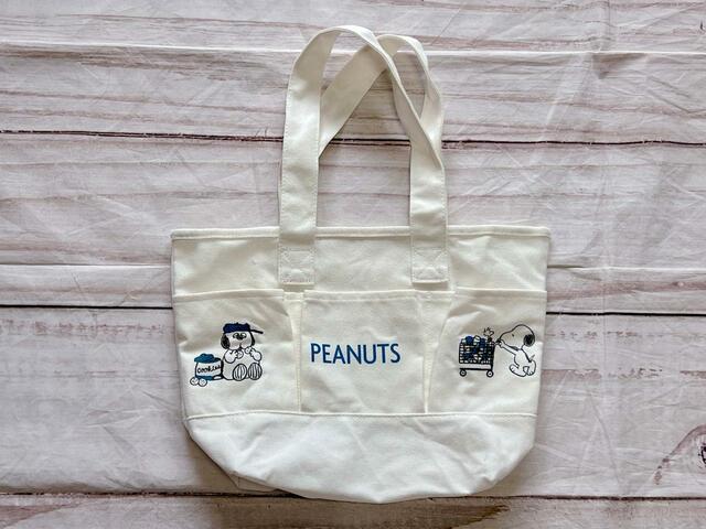 クリーンなホワイトカラーのトートバッグ♪