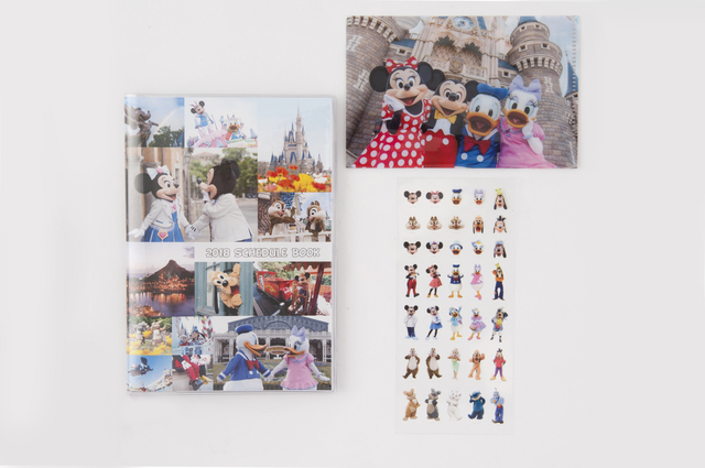 スケジュール帳 ¥1,700（2017年9月1日発売）販売店舗／東京ディズニーランド「ハウス・オブ・グリーティング」東京ディズニーシー「イル・ポスティーノ・ステーショナリー」