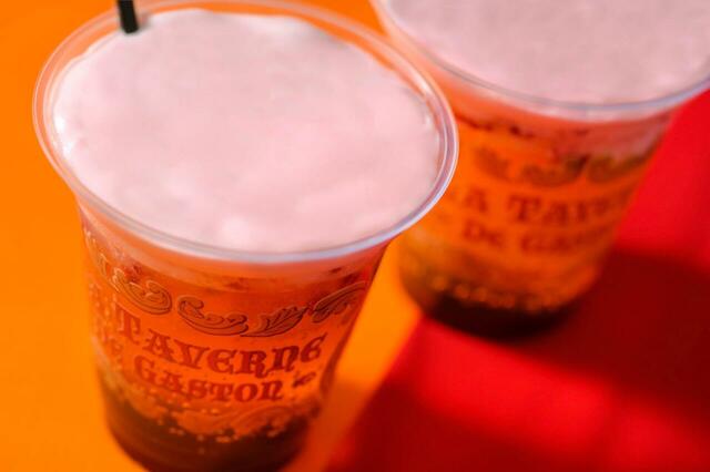 スペシャルベリーチアーズ(グレープ&ラズベリー) 600円|東京ディズニーリゾート「ディズニー・ハロウィーン」スペシャルメニュー|販売店舗:東京ディズニーランド「ラ・タベルヌ・ド・ガストン」|販売期間:2025年9月16日(火)〜10月31日(金)