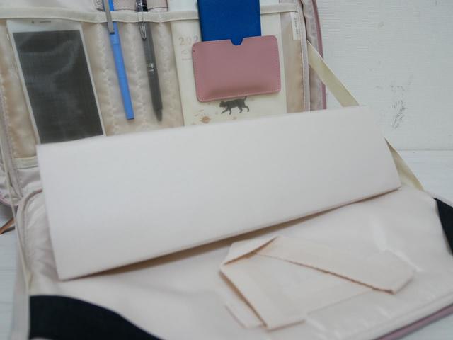 【Francfranc】キルティングPCケース／なんとPCスタンドがついています