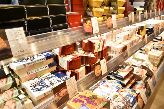 ズラリと並ぶお弁当