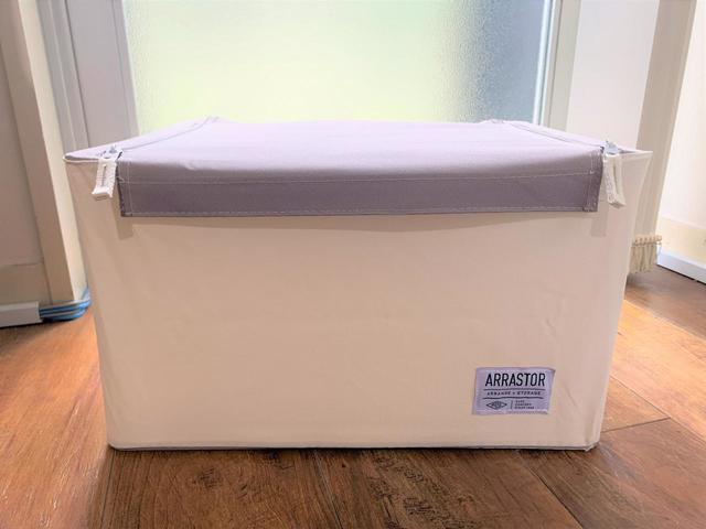 「積み重ねできるストレージボックスM」価格￥880（税込）