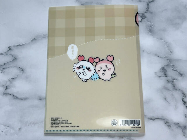 裏面にもイラスト入り！