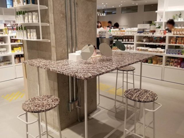 メイクのアドバイスが受けられるカウンター