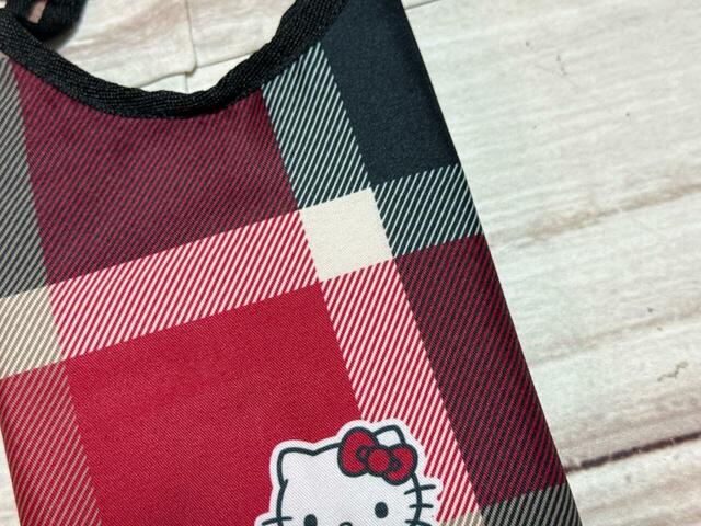 レッド、ブラック、ベージュのクレストブリッジチェック柄がかわいい♪