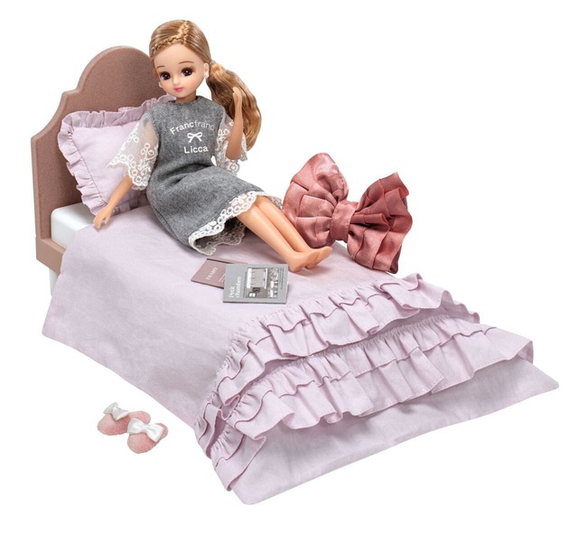 【Francfranc×リカちゃん】「インテリアコーディネート ベッドセット（Francfrancコラボ）」4,180円　※人形、ドレス、一部の小物は別売りです。