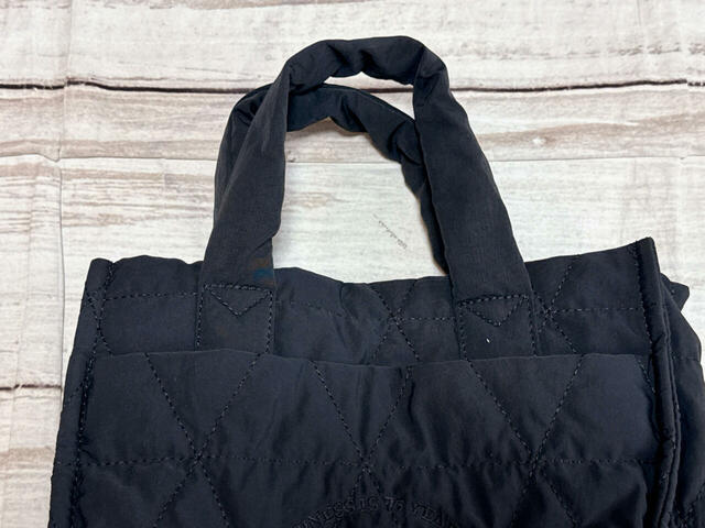 前面にポケット付き