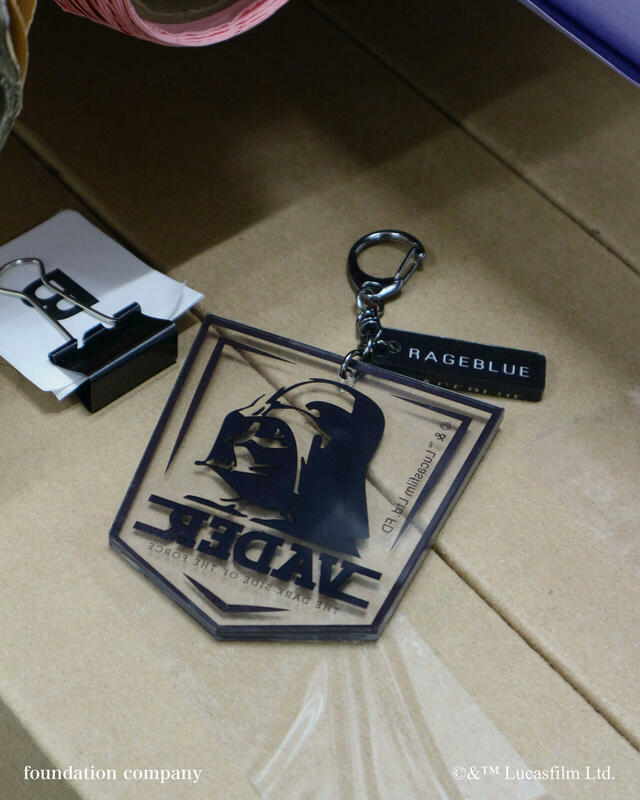 【STAR WARS】キャラチャーム  価格：1,650円（税込）  カラー展開：ブラック系09,ホワイト02,ブラック系03,ブラック系04  サイズ：FREE