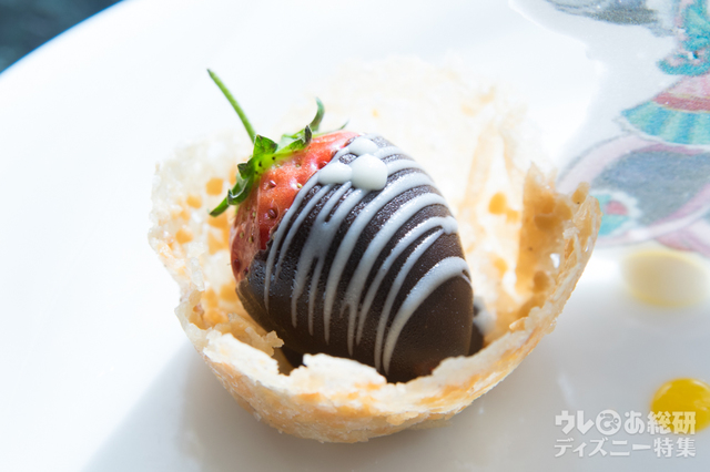 “ミニーのプレシャスモーメント・ウィズ・ユー”アフタヌーンティーセット 3,800円|東京ディズニーランドホテル「ドリーマーズ・ラウンジ」