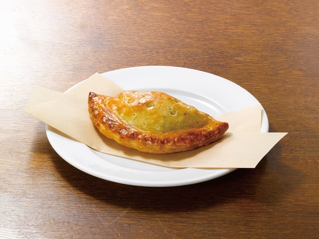 「パスティ（英国風ミートパイ）　480円（税込528円）」【ロイヤルホスト　フュージョンセレクション第2弾「美味しい英国」】