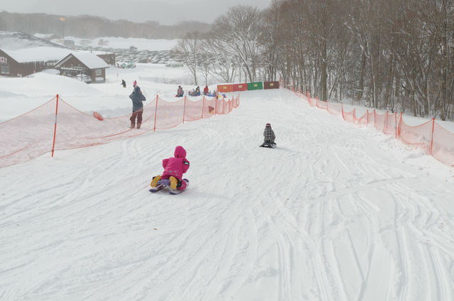 雪遊び・ソリ遊び専用エリア「たんばランド」｜たんばらスキーパーク