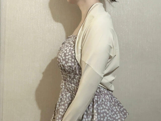 首の後ろから肩、手の甲まで紫外線対策が可能。紫外線遮蔽率は99.6％で頼もしい♪