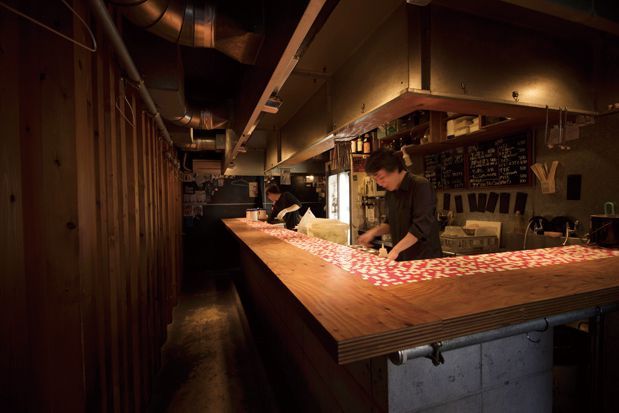 関西ホルモンの名店11／肉喰ホルモンすすむ（天満）　内観