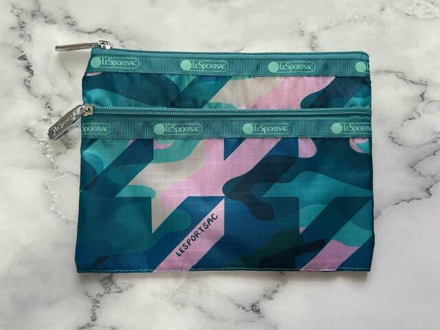 レスポの2024年秋の新作の柄のひとつであるおしゃれなカモフラ柄のポーチ！