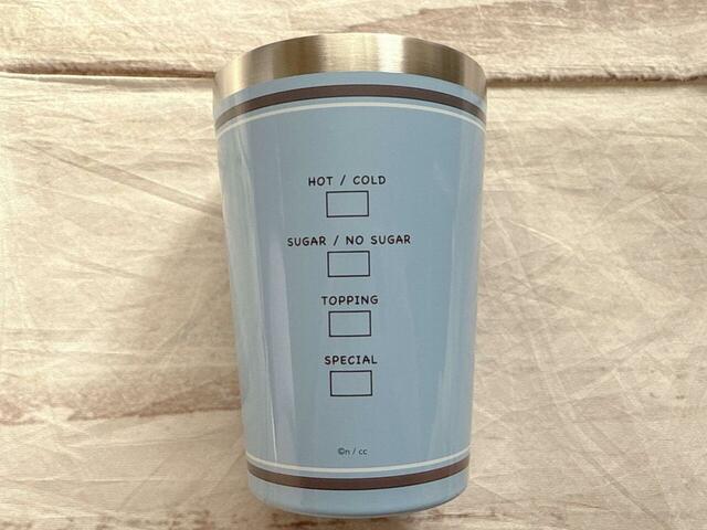 バックも抜かりなくおしゃれ！某コーヒーショップ風のカスタマイズ欄がデザインされています♪