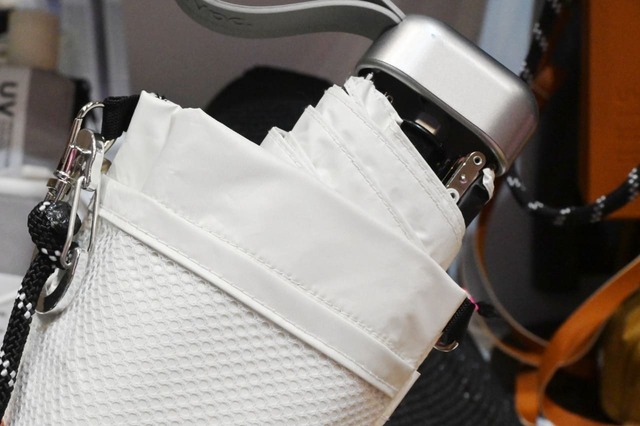 【PLAZA／Wpc.】収納袋の裏にはポケット付き