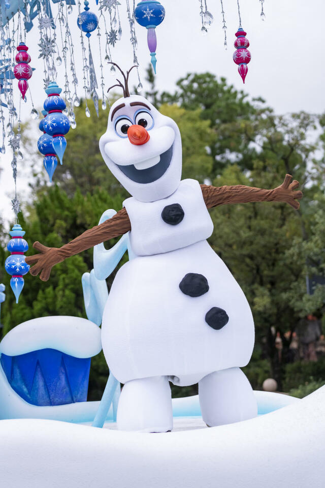 2024年11月14日 「ディズニー・クリスマス」プレスプレビュー/東京ディズニーランド/ディズニー・クリスマス・ストーリーズ“フォンド・フェアウェル”の模様