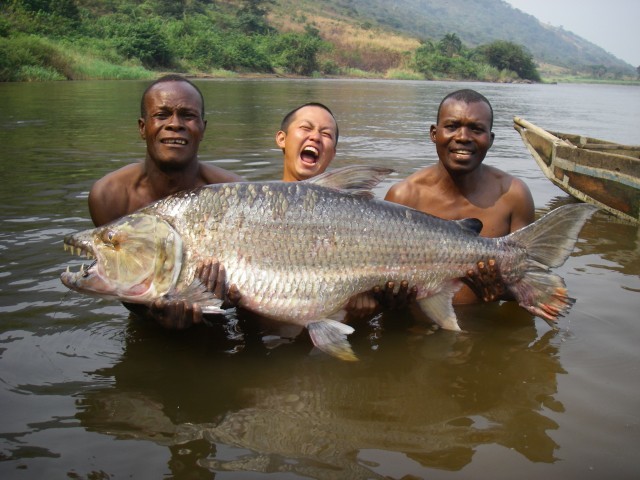 怪魚 キリン ライオンまで食ってきた 自然写真家 怪魚ハンターが語リ尽くした冒険 珍 エピソード集 2 3 ウレぴあ総研