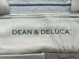 フロントには「DEAN & DELUCA」のロゴ入り!