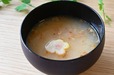 【味噌の保存方法】「イタリアン風味噌玉」で作った味噌汁。華やかな味わいで洋食にも合いそう