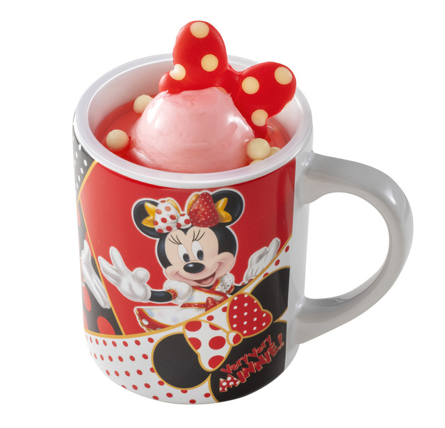 ヨーグルト&ラズベリームース、スーベニアカップ付き 800円|スウィートハート・カフェ|東京ディズニーランド「ベリー・ベリー・ミニー!」スペシャルメニュー