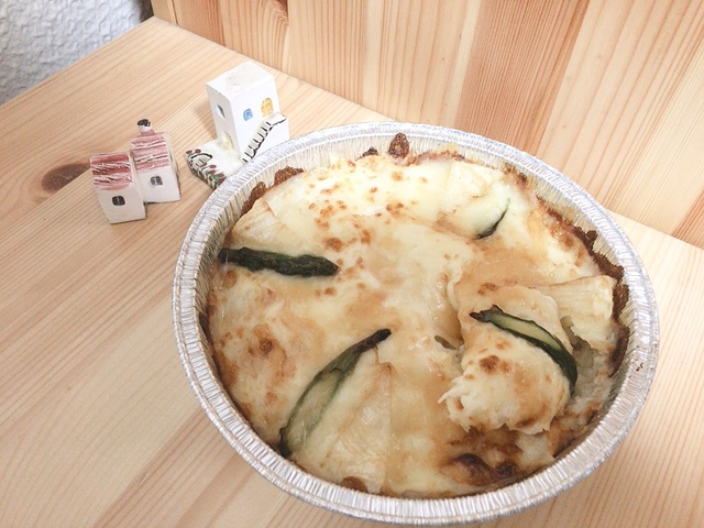 【ドミノ・ピザ ピザライスボウル 北海道3チーズ】北海道芳醇ゴーダチーズ、北海道チェダーチーズ、北海道カマンベールの3種のチーズが一気に味わえる