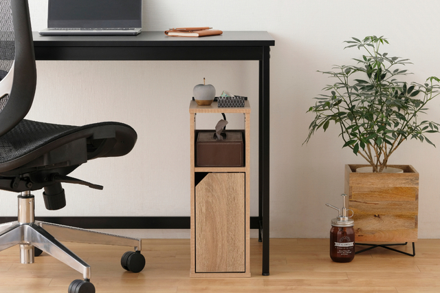 【アイリスオーヤマ アイリスプラザの「収納グッズ」売上ランキング 6位】「ナイトテーブル扉付き NTB-180T ライトナチュラル」4,928円（税込）