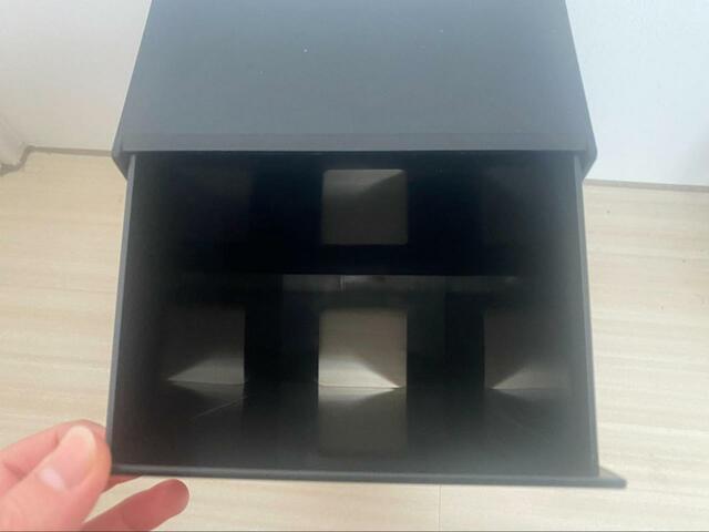 【山崎実業　tower ツーウェイレジ袋ストッカー】置いて使う時は上から取り出す