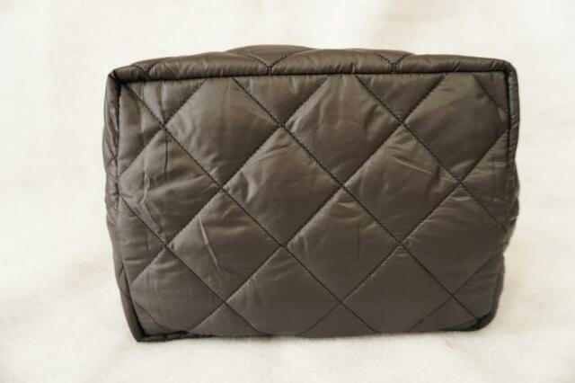 18×24cmと広いマチ