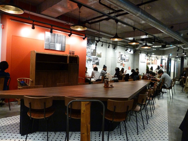 スポンティーニ店内