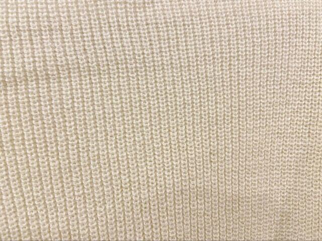 【ローソン×FREAK'S STORE リラックスフィット インスタントニット】きめ細やかな畦編みニット。とても丁寧なつくりです