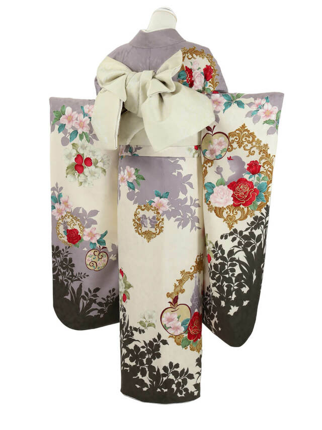 白雪姫＆王子｜99,800円（税別）｜スタジオアリス ディズニーデザイン振袖