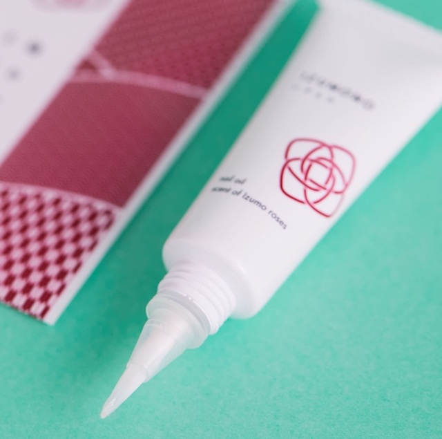 はけ一体型のネイルオイル