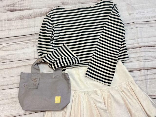 トレンドのバルーンスカートに合わせてもかわいい♪