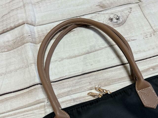 ハンドルは長めで肩がけもラクラク!