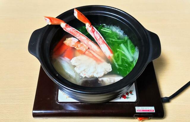 【コストコ　ボイルずわいがに　1kg　8880円】鍋にカニが入っていると、なんだかリッチな気分に