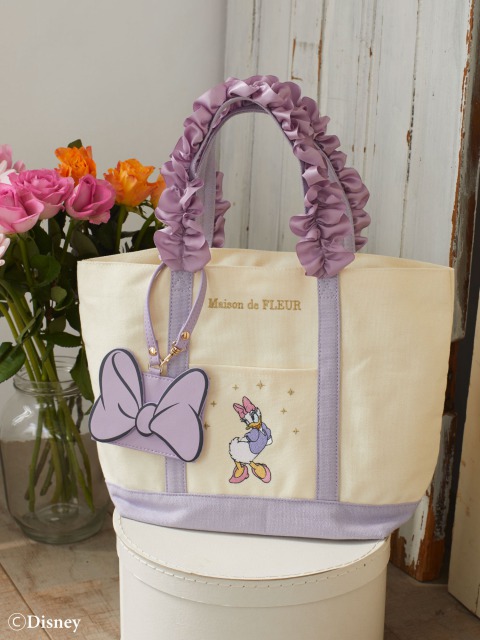 【Daisy Duck】フリルトートプチバッグ（￥6,300）／パスケース （￥4,200）　すべて税込