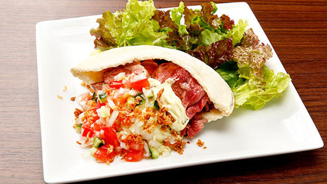 もんじゃ大木屋 匠(日本橋)／サラダ・デ・リブ・女子肉サンド