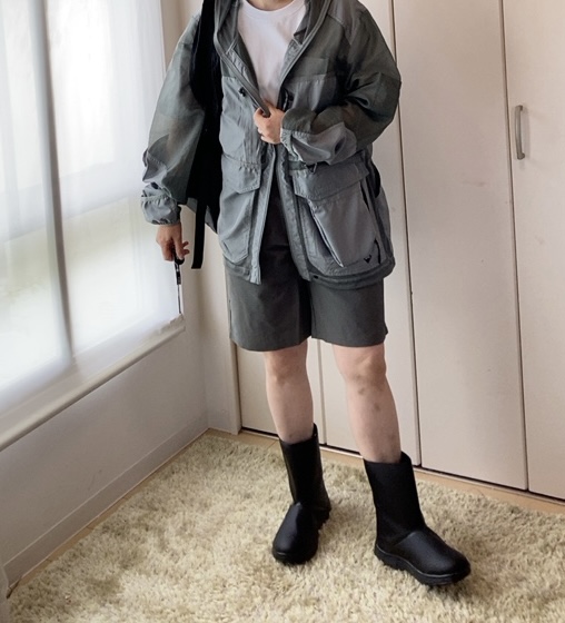 【ワークマン 防水フィールドブーツ】ブラックのミディアム丈のブーツはコーデの邪魔をせず、なんでも合います