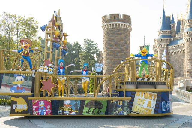 「クワッキーセレブレーション★ ドナルド・ザ・レジェンド!」のようす【「ディズニー・パルパルーザ“ドナルドのクワッキー・ダック!ダック!ダックシティ!”」】