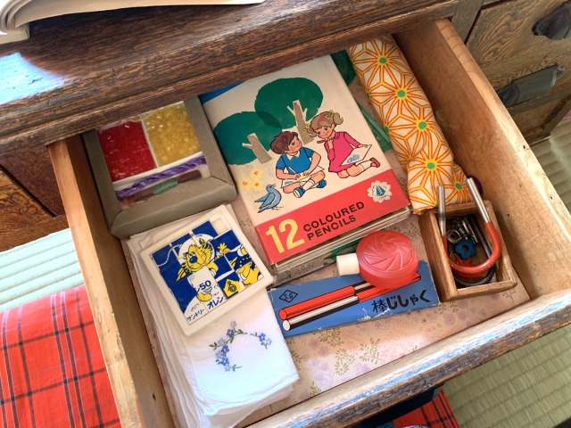 サツキの机の中